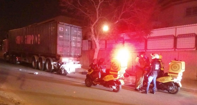 לפני חודש - באותו מקום ואותה משאית: רוכב אופנוע נהרג (צילום ארכיון: תיעוד מבצעי מד''א)